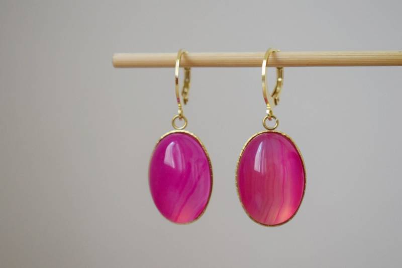 Creolen Ohrringe Mit Achat Pink, Ovale Rosa Edelstein Anhänger, Stein, Gestreifte Hängeohrringe, Schmuck, Geschenk Für Sie von Anvira10