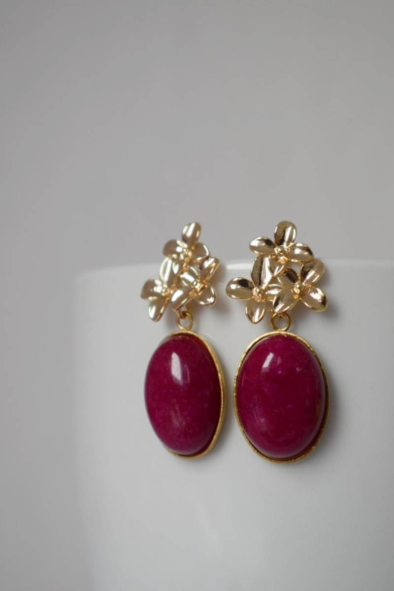 Jade Weinrot Ohrringe Vergoldet, Edelstein Goldene Blumen Hängende Ohrstecker Blüten, Art Deco Schmuck, Statement Ohrringe, Unikat Geschenk von Anvira10