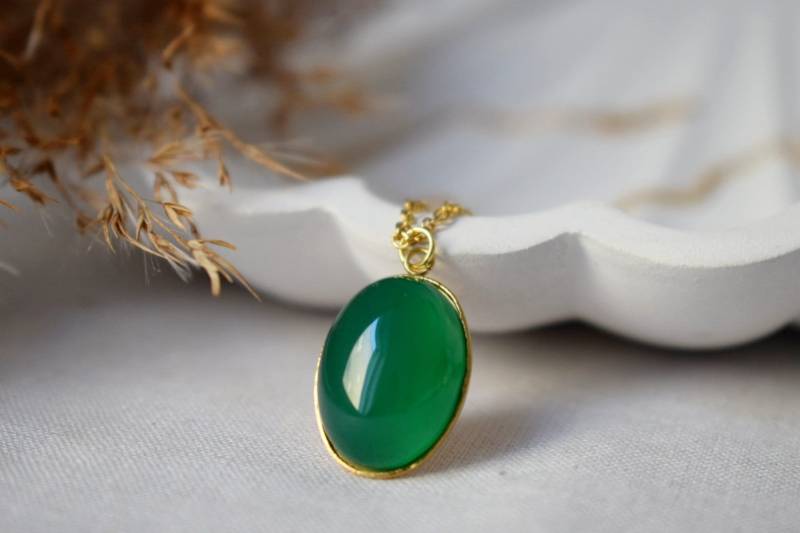 Kette Grüner Achat, Oval Gold Edelstein Anhänger, Halskette Mit Stein Für Damen, Grün Gold, Geburtsstein, Achat Schmuck, Geschenkidee von Anvira10