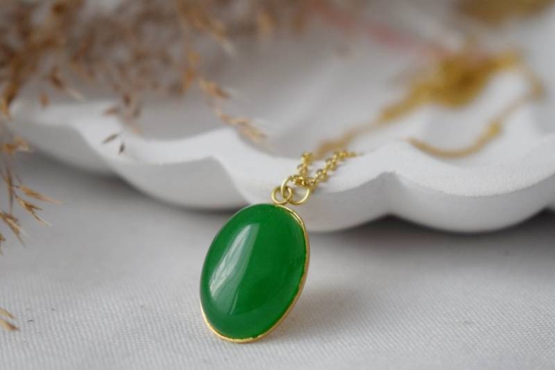Kette Jade Grün, Gold, Oval, Edelstein Grün Kette, Grüne Anhänger, Halskette Grüner Stein, Goldkette Mit Schmuck von Anvira10