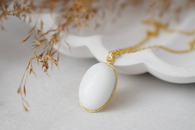 Kette Ovale Jade Weiß Vergoldete Edelstahl Anhänger, Edelstein Statement Verstellbare Halskette, Schmuck Geschenk von Anvira10
