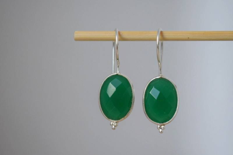 Ohrringe Grün Onyx Edelstein, 925 Sterling Silber Schmuck, Unikat Boho Hängeohrringe, Oval Facettierte Naturstein, Best Weihnachtsgeschenk von Anvira10