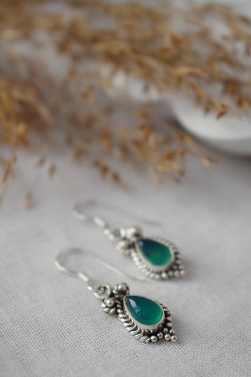 Tropfen Ohrringe Edelstein, Grün Onyx Ohrringe, Sterling Silber Ohrhänger, Ornament Hängeohrringe, Naturstein, 925 Schmuck von Anvira10