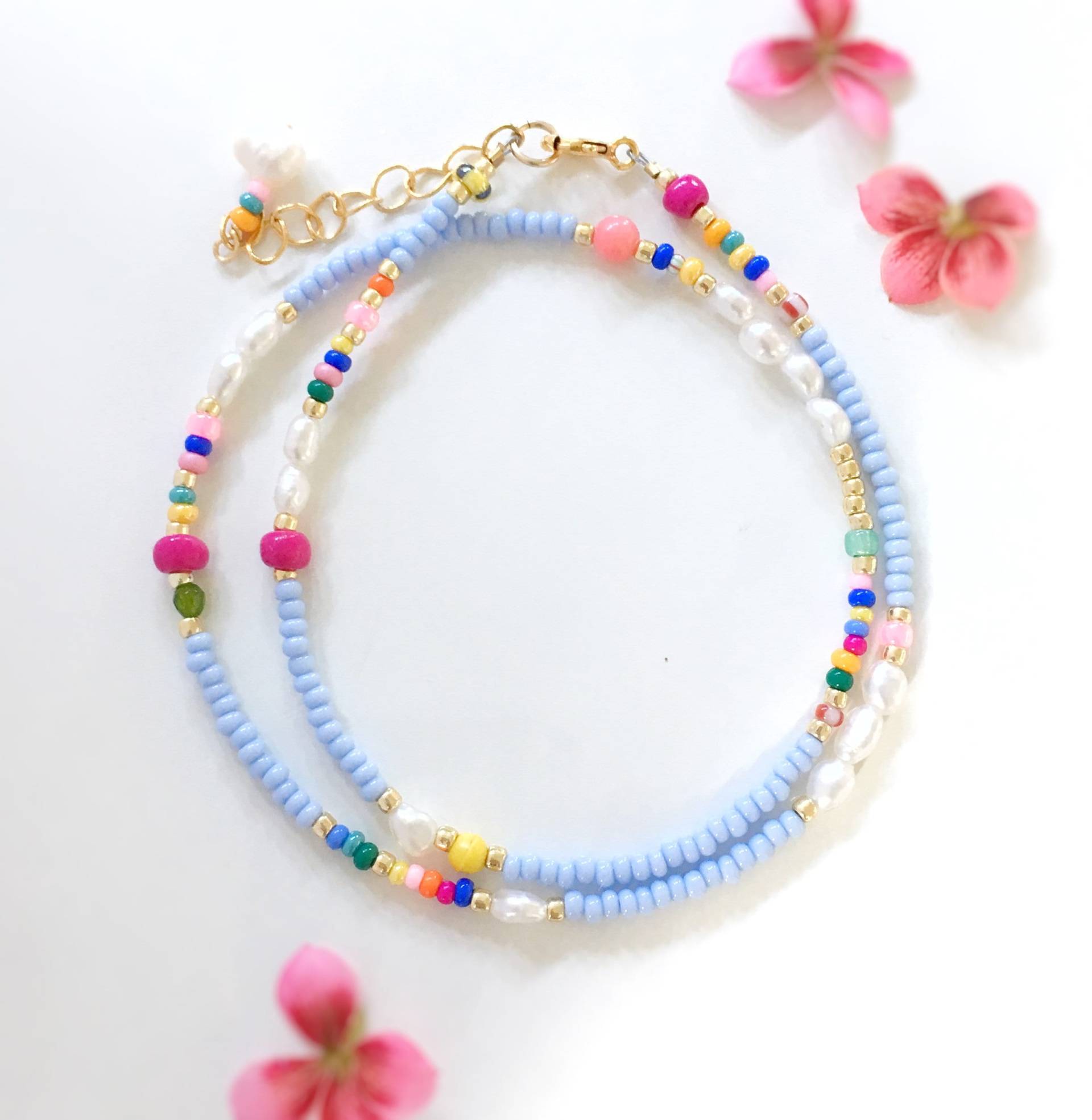 Hellblaue Perlenkette Mit Kleinen Perlen/Rote Perlen Und Kleine Perlen/Kleine Winzige Perlen/Geschenk Hellblaue Perlenkette Mit Kleinen Perlen/Rote Perlen Und Kleine Perlen/Kleine Winzige Perlen/Geschenk von AnyaNord