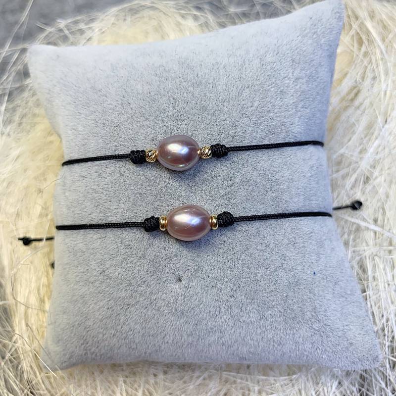 Armband Mit Süßwasser Zuchtperle Und 18K Gold Elementen, Nylonkordel Armband Mit Süßwasser Zuchtperle Und 18K Gold Elementen, Nylonkordel von AnyramJewellery