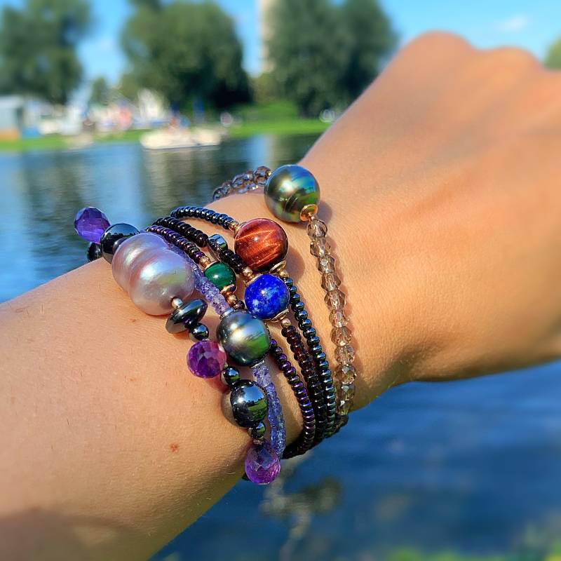 Armband Mit Süßwasser Zuchtperle Und Natursteinen Armband Mit Süßwasser Zuchtperle Und Natursteinen von AnyramJewellery