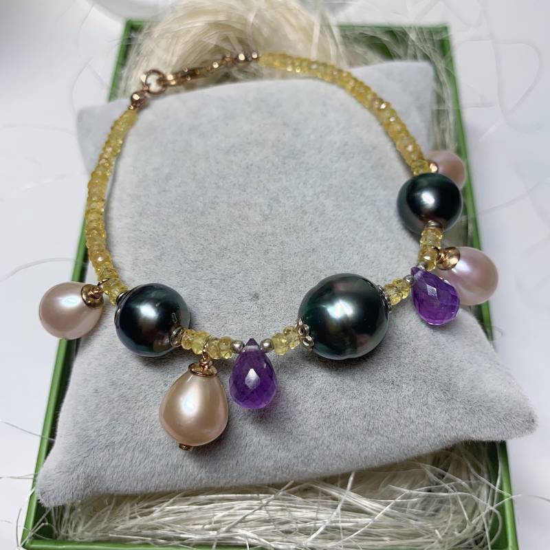 Gelb Saphire, Amethyst Tahiti Und Süßwasser Perlen Armband, 925 Silber 18 cm Gelb Saphire, Amethyst Tahiti Und Süßwasser Perlen Armband, 925 Silber 18 cm von AnyramJewellery