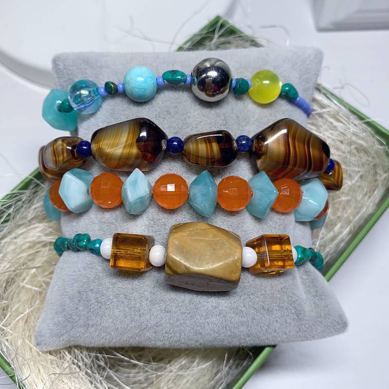 Modeschmuck Armband Mit Acrylperlen, Stylisch, Chic Hingucker Modeschmuck Armband Mit Acrylperlen, Stylisch, Chic Hingucker von AnyramJewellery