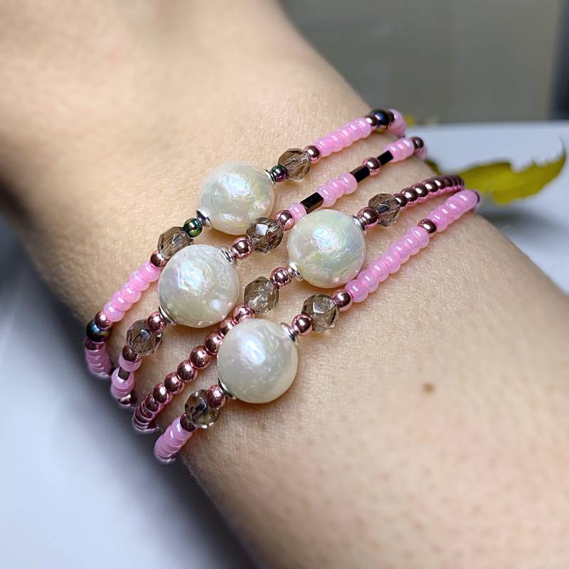 Rosa Armband Mit Baroque Perle, Hämatit Und Rauchquarz, 925 Silberelemente von AnyramJewellery