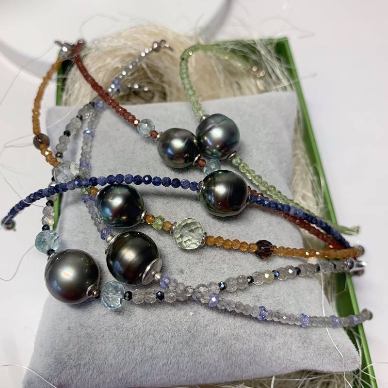 Tahiti Zuchtperle Mit Natursteinen Armband 17 cm, 925 Silber Tahiti Zuchtperle Mit Natursteinen Armband 17 cm, 925 Silber von AnyramJewellery