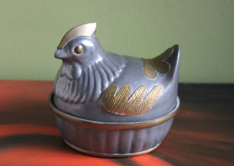 Vintage Zinnschale Oder Box Mit Deckel Als Huhn Geformt Vintage Zinnschale Oder Box Mit Deckel Als Huhn Geformt von AnythingDiscovered