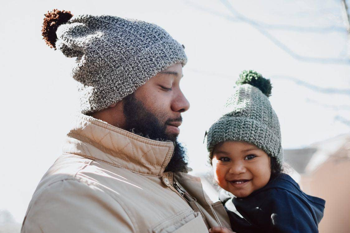 Unisex Mütze, Mütze Für Erwachsene, Kindermütze, Daddy Und Sohn Häkelmütze, Bommel Wintermütze von AnzhelikaCrochet