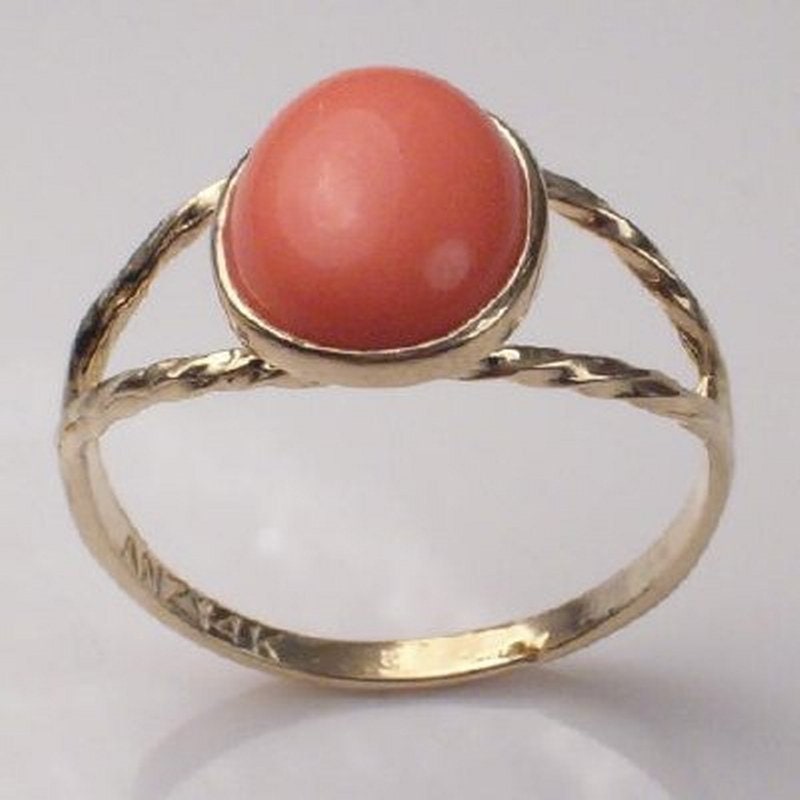 14K Verdreht Gold Oval Korallen Ring von AnzorJewelry