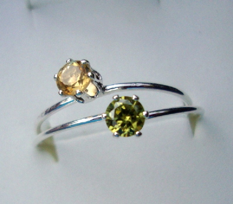 2 Ringe Citrin Und Olivin Peridot -4 Mm Krappe in Eco-Freundlichen Sterling Silber Gefasst 2 Ringe Citrin Und Olivin Peridot -4 Mm Krappe in Eco-Freundlichen Sterling Silber Gefasst von ApacheMoon