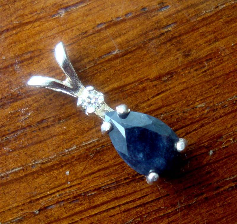 Anhänger Schwarzer Saphir & Weißer Diamant in Sterling Silber Oder 14 Karat Gold- Natürlich Ethisch - Halskette September Geburtsstein Bereit Zum von ApacheMoon