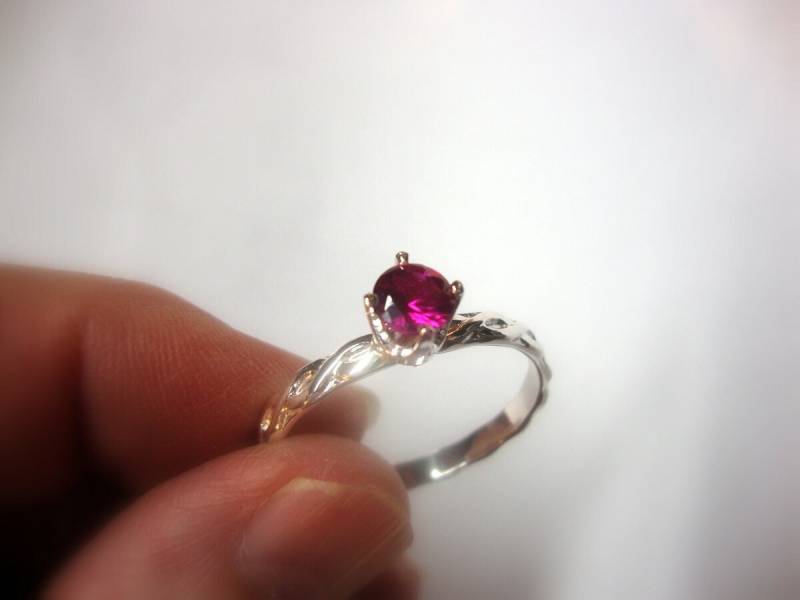 Eternal Passion Rubin Solitär Ring -5 Mm 1/2 Ct Sterlingsilber Verlobung, Hochzeit, Juli Geburtsstein - Rot Custom Made in Usa By Me von ApacheMoon