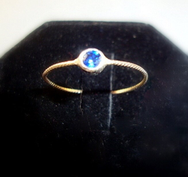 Heller Blauer Saphirring Der Aa-Qualität in 10K Gold Und Silber - Wunschgröße Fair Trade, Konfliktfrei Umweltfreundlich von ApacheMoon