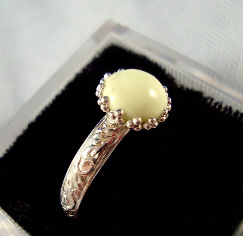 Hellgelber Zitronen Chrysopras Ring - .925 Sterlingsilber Recyceltes Silber 6 Mm Stein Hergestellt in Deiner Größe von ApacheMoon