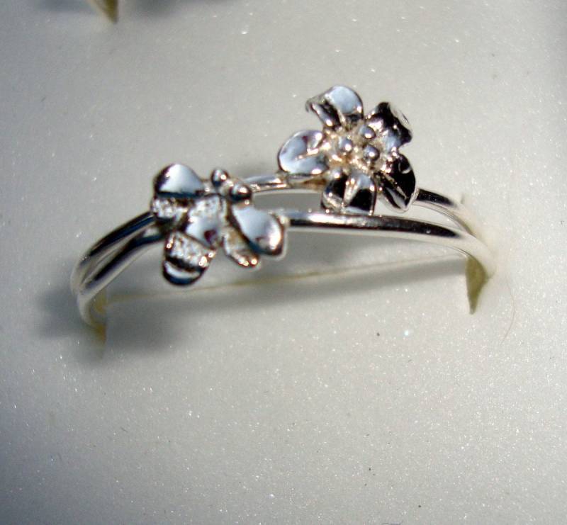 Winziger Biene Ring Aus Sterling Silber | Recycelte Quellen - Nach Maß in Ihrer Größe -Edbdb- Hochzeit Baby Veganer Lebensstil von ApacheMoon