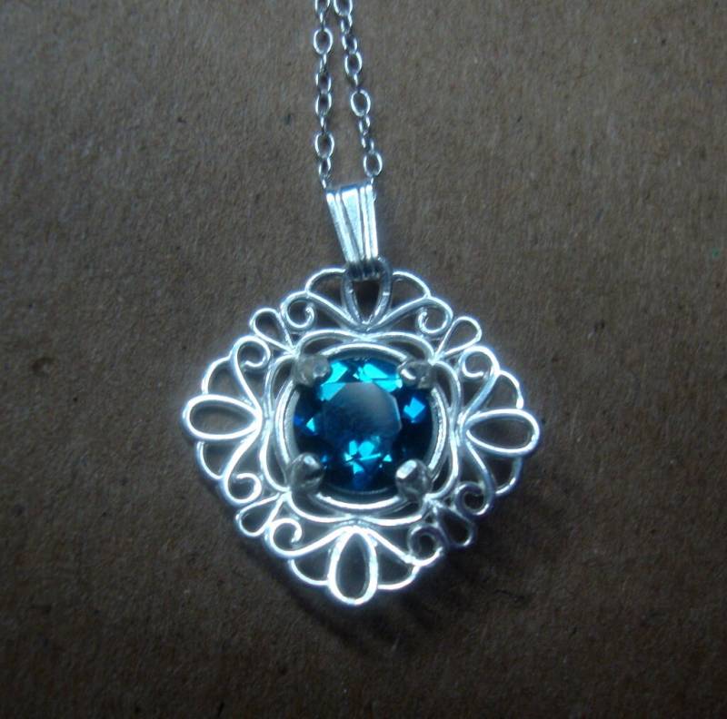 London Blue Topaz Anhänger Aus Filigranem Sterling Silber Ethno , Ca.20 Mm, Stein 7 Mm Mit Kette von ApacheMoon