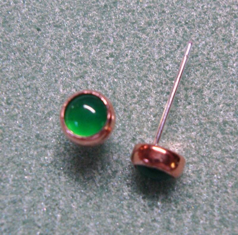 Ohrstecker - Grün Leuchtender Onyx in Kupfer- Oder Sterlingfassungen An Umweltfreundlichen Recycelten Sterlingsilber-Steckern Und -Kupplungen 5 Mm von ApacheMoon