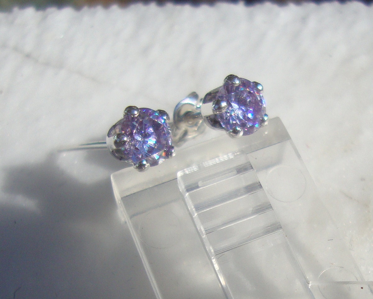 Ohrstecker Set Lavendel Cz - 5 Mm Umweltfreundliches Sterling Silber Aus Recycelten Quellen Von Mir Hergestellt in Den Usa Ohrstecker Set Lavendel Cz - 5 Mm Umweltfreundliches Sterling Silber Aus Recycelten Quellen Von Mir Hergestellt in Den Usa von ApacheMoon