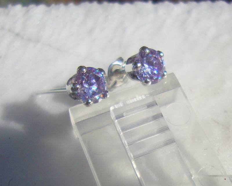 Ohrstecker Set Lavendel Cz - 5 Mm Umweltfreundliches Sterling Silber Aus Recycelten Quellen Von Mir Hergestellt in Den Usa von ApacheMoon