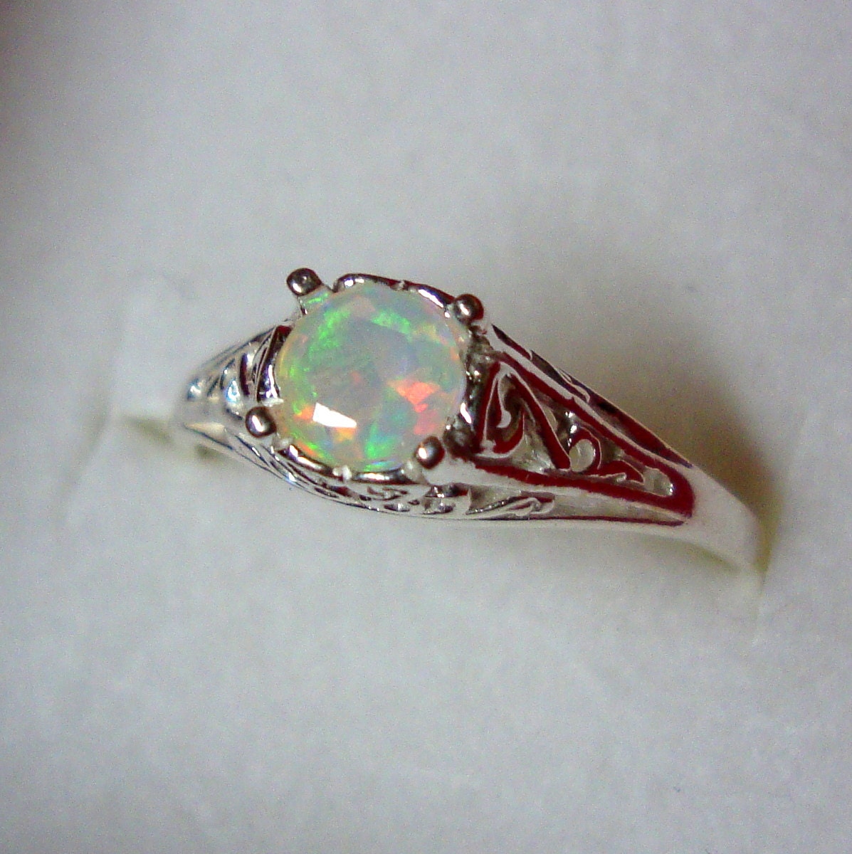 Opal Filigran Ring Umweltfreundliche Sterling Silber Mit Fair Trade Echter Natürlicher - Nach Maß in Ihre Größe Den Usa von ApacheMoon
