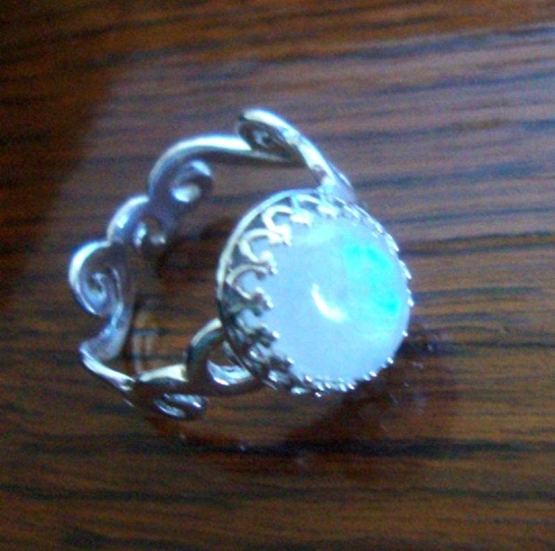 Regenbogen Mondstein Ring , Blau Feminin, Massives Sterling Silber- Sonderanfertigung in Ihrer Größe - 10 X 12 Mm Freude An Der Alltäglichen von ApacheMoon