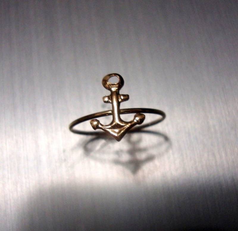 Ring Anker- Sommertag Am Strand - Dünnes Band Ein Faden Aus 14 Karat Gold Gefüllt Von Eco Friendly Anchors Aweigh- Bereit Zum Versand Größe 6 von ApacheMoon