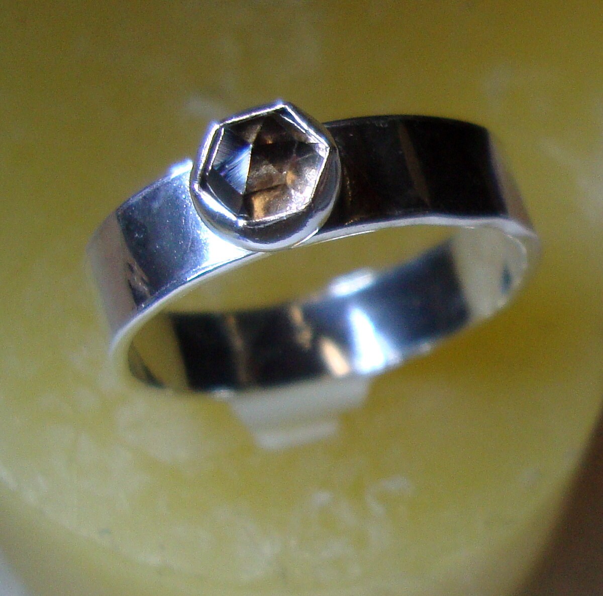 Ring Rauchquarz in Sterling Silber 4x1 Oder 5x1 Band | Lt Oh & 4-5 Mm Stein -Wohlbefinden - Erdung - Maßgeschneidert Ihrer Größe von ApacheMoon