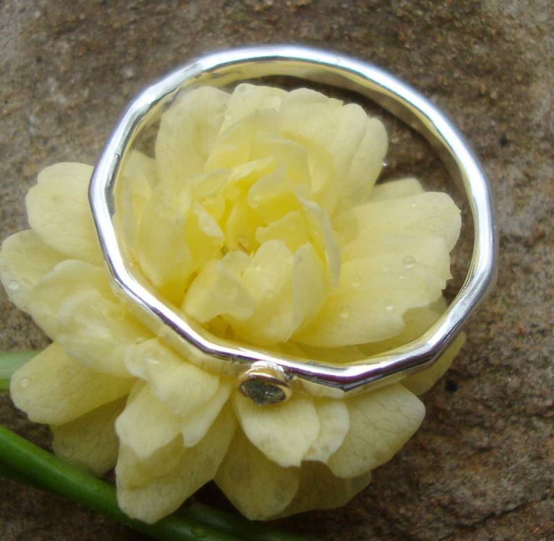 Ring Teeny Tiny Aquamarin - Natürlicher Blauer in Sterling Silber Und 10 Karat Gold Nach Maß Ihrer Größe März Geburtsstein von ApacheMoon