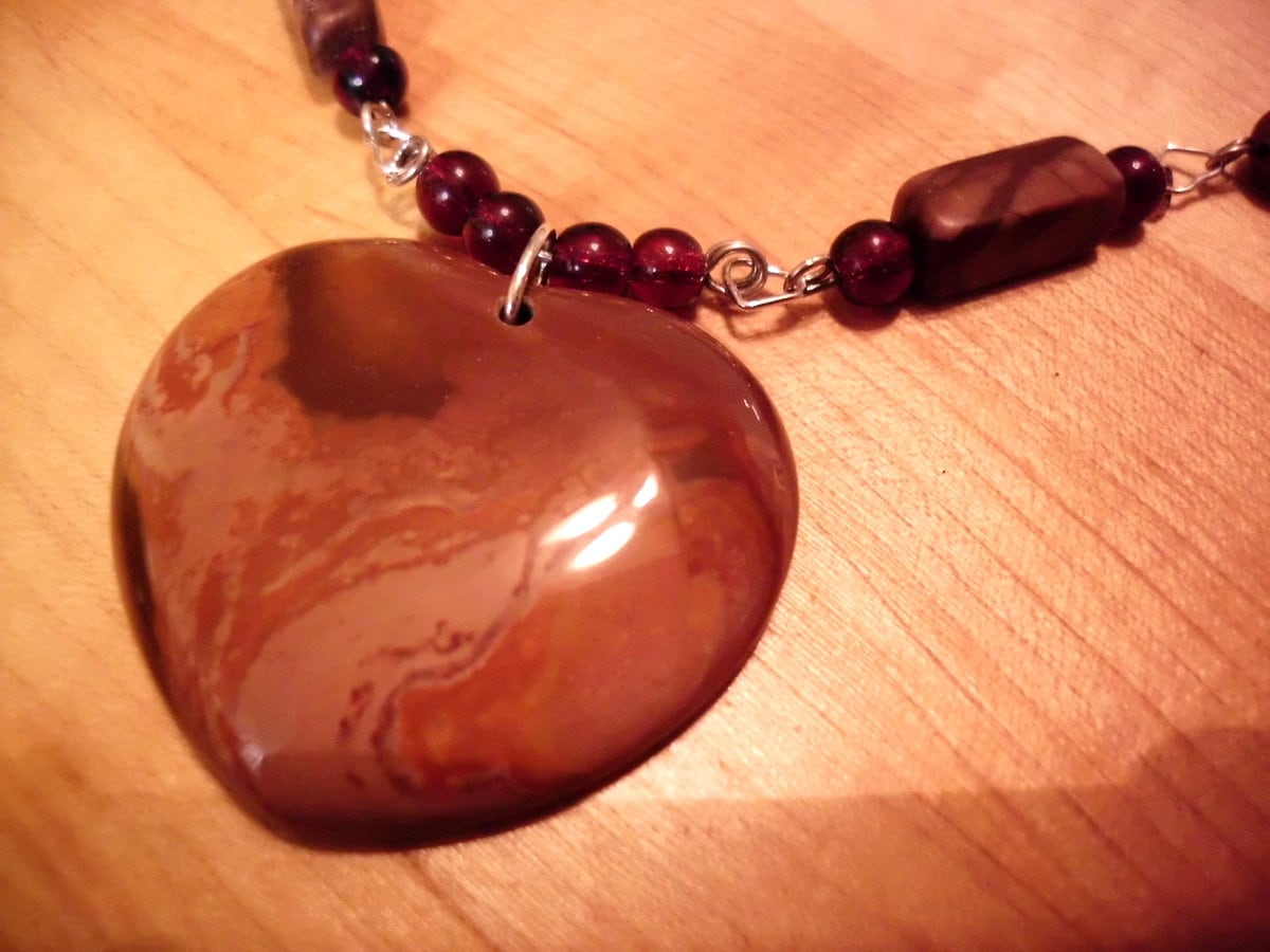 Rostrot Jaspis Herz Halskette Auf Sterling Silber Etwa 40 Mm Einstellbar Bis 22 "Mit Und Granat Perlen -Usa - Versandfertig 1-2 Tage von ApacheMoon