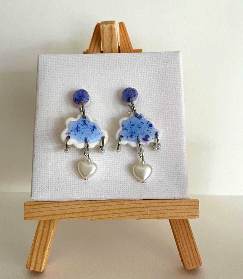 Handgemachte Wolken Ohrhänger Aus Fimo Mit Edelstahl Haken | Leichte Und Einzigartige Schmuckstücke Handgemachte Wolken Ohrhänger Aus Fimo Mit Edelstahl Haken | Leichte Und Einzigartige Schmuckstücke von ApapucharseTienda