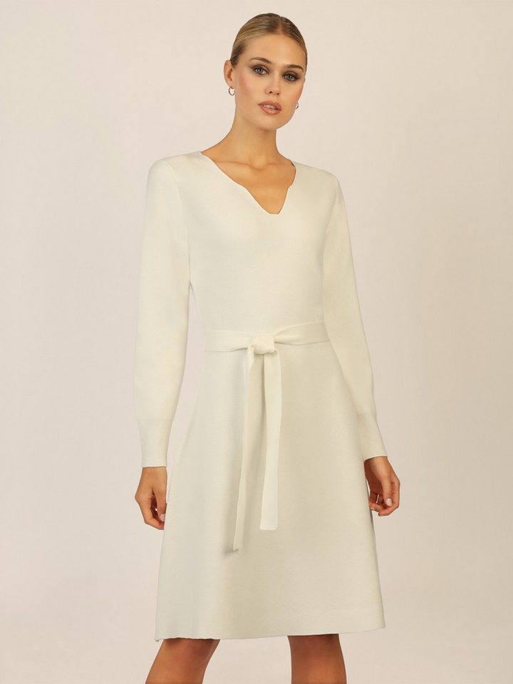 Apart Strickkleid mit V-Ausschnitt von Apart