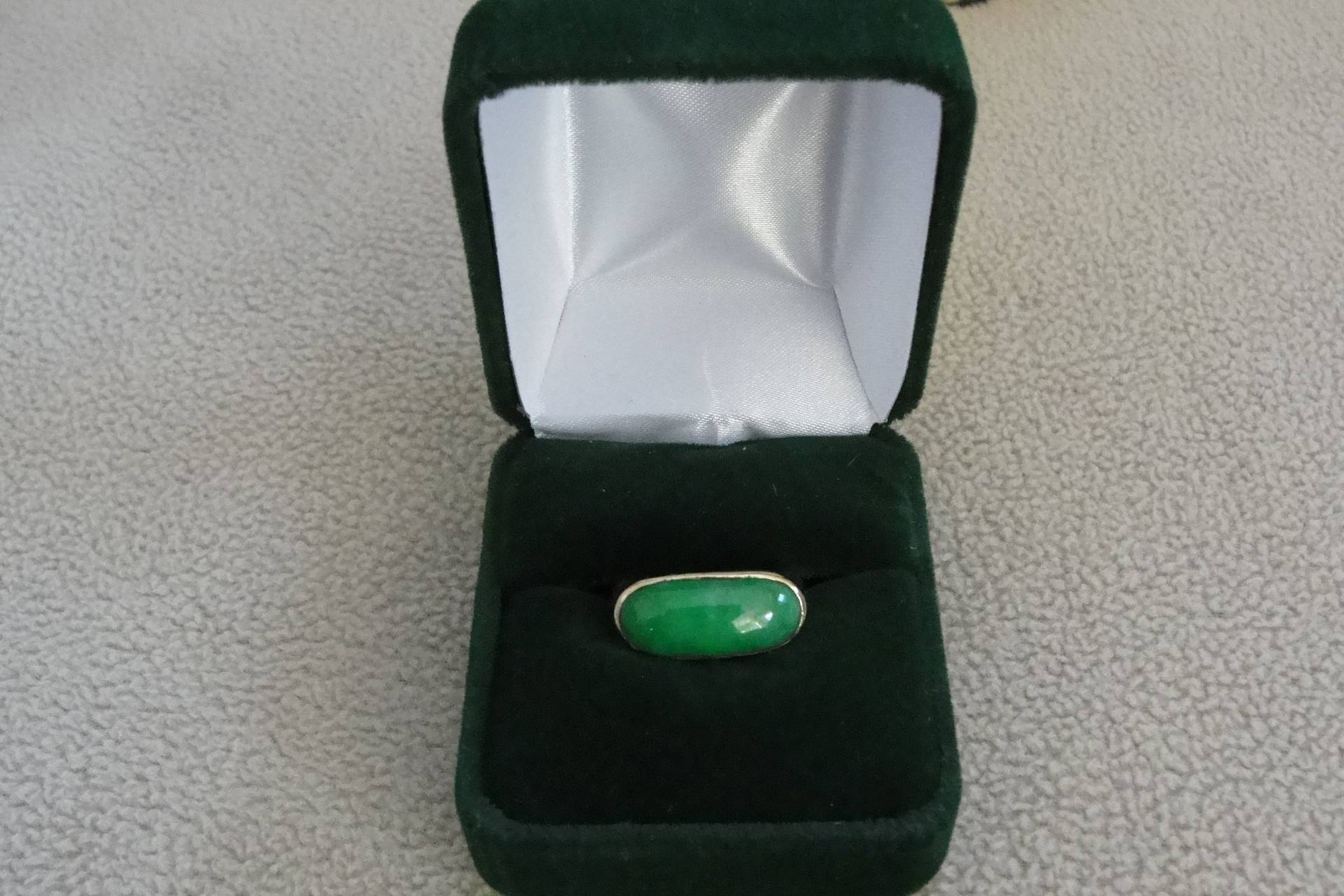 14 Kt. Gold Und Jade Damen Sattel Ring von Apeekinthepast