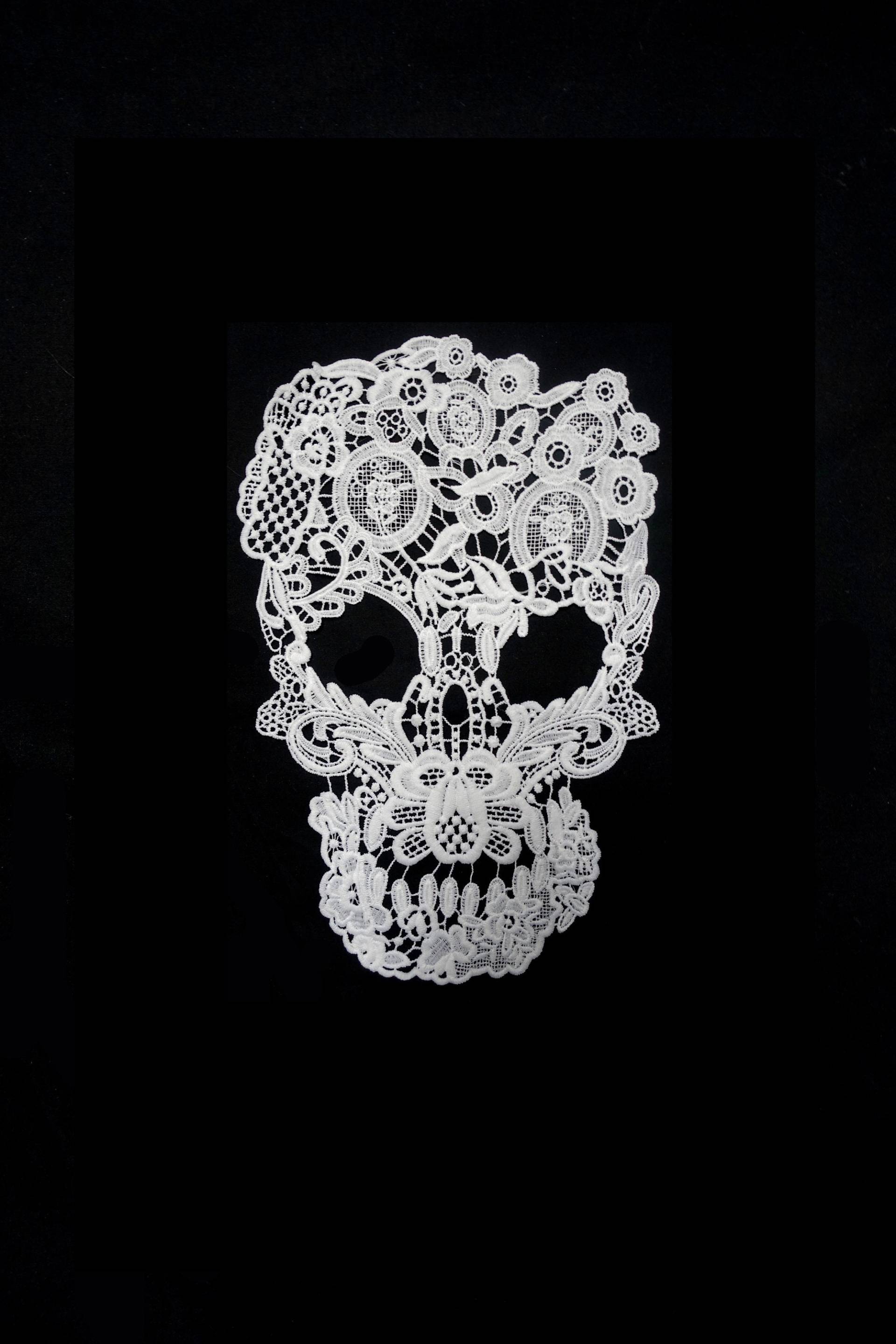 31 cm Spitze Applikation Skull Totenkopf Blumen Applikationen Patch Organza Stickerei Aufnäher Nähen Edel Jeans Jacke Flower Xl Weiß White 31 cm Spitze Applikation Skull Totenkopf Blumen Applikationen Patch Organza Stickerei Aufnäher Nähen Edel Jeans Jacke Flower Xl Weiß White von ApfelblueteShopDE