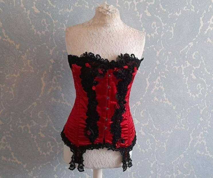 28" Taillenkorsett Langes Korsettperlenverzierter Satingothic Hochzeitloves Shadow Queenone Of A Kind von AphroditesFollyUK