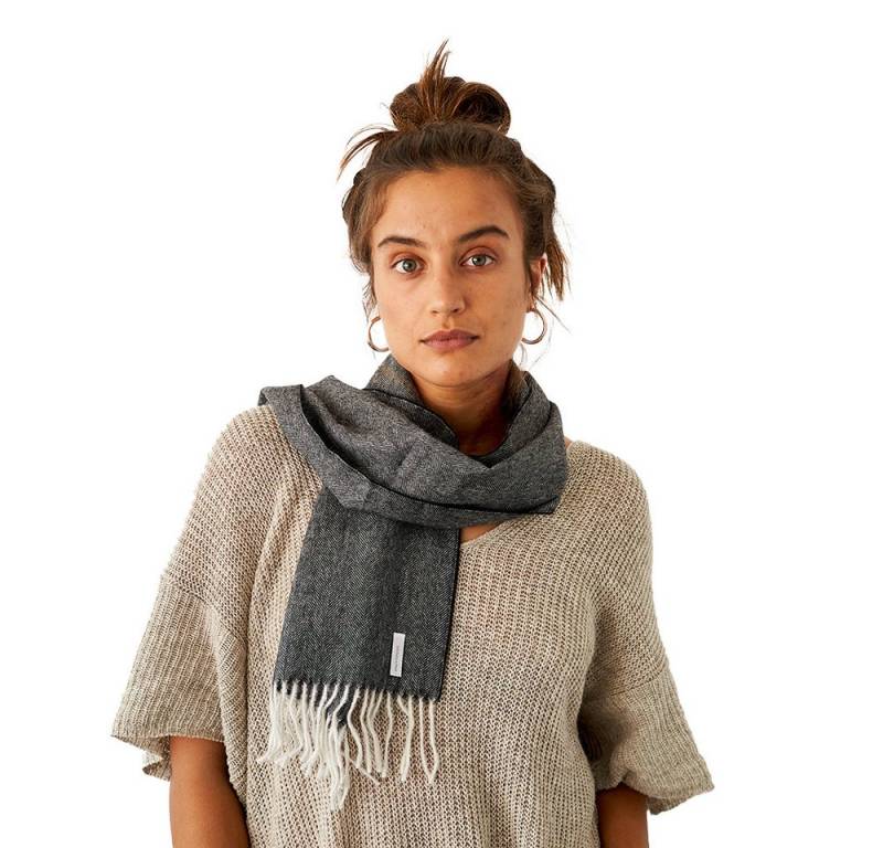 Apikuna Schal aus 100 % Baby-Alpakawolle – weich, warm & zeitlos von Apikuna