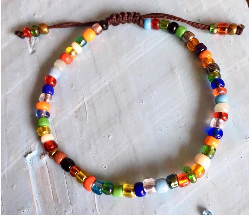 Farbiges Glücksbringer-Armband Farbiges Glücksbringer-Armband von ApookLaNomade