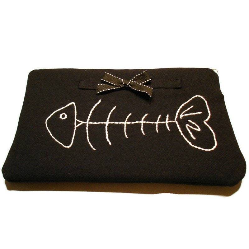 Handgemachte Bestickte Fischgräte Tasche Dunkelblaue Cord-Handtasche von Apopsis