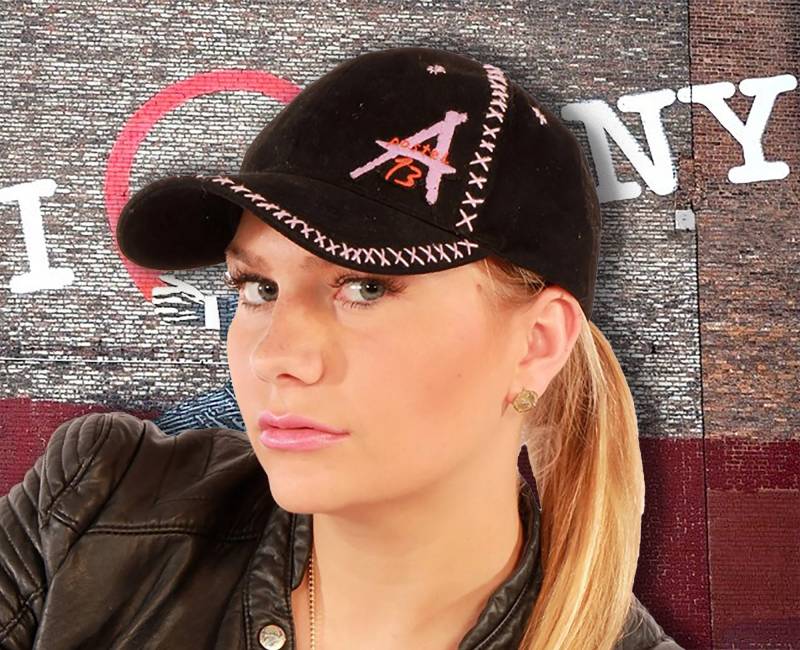 Schwarze Designer Baseball Trucker Cap Unisex Handmade Apostel13 von Apostel13