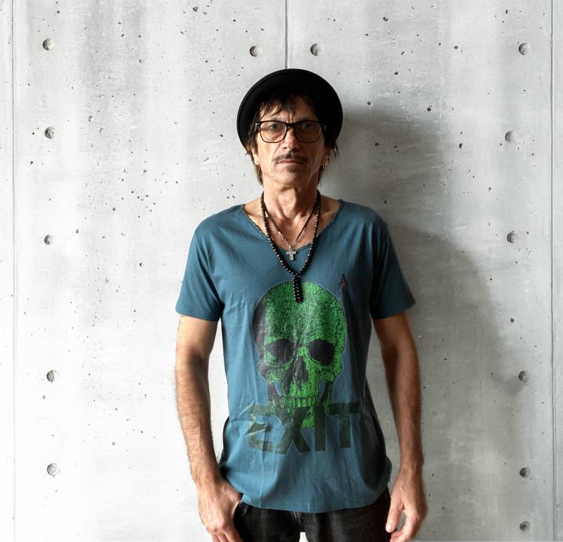 Exit Skull Herren T-Shirt - Oceangrün Bio-Baumwolle Mit Kreuz & V-Ausschnitt Handmade Totenkopf Shirt, Gothic Punk Streetwear von Apostel13