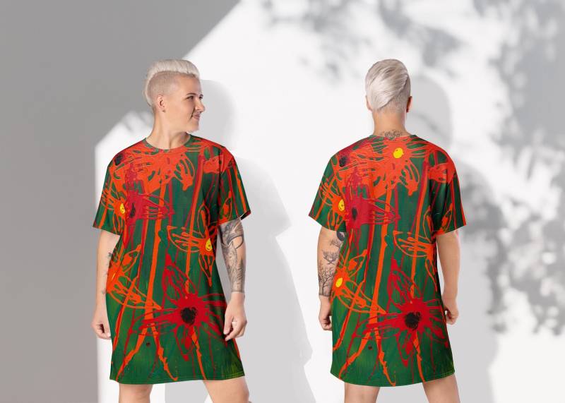 Frauen Kurzarm T-Shirt Kleid - Lockeres Langhemd Mit Oversize Passform Sommerkleid Grün-Orange Blumen in Kunst Gemälde Optik Shirt von Apostel13