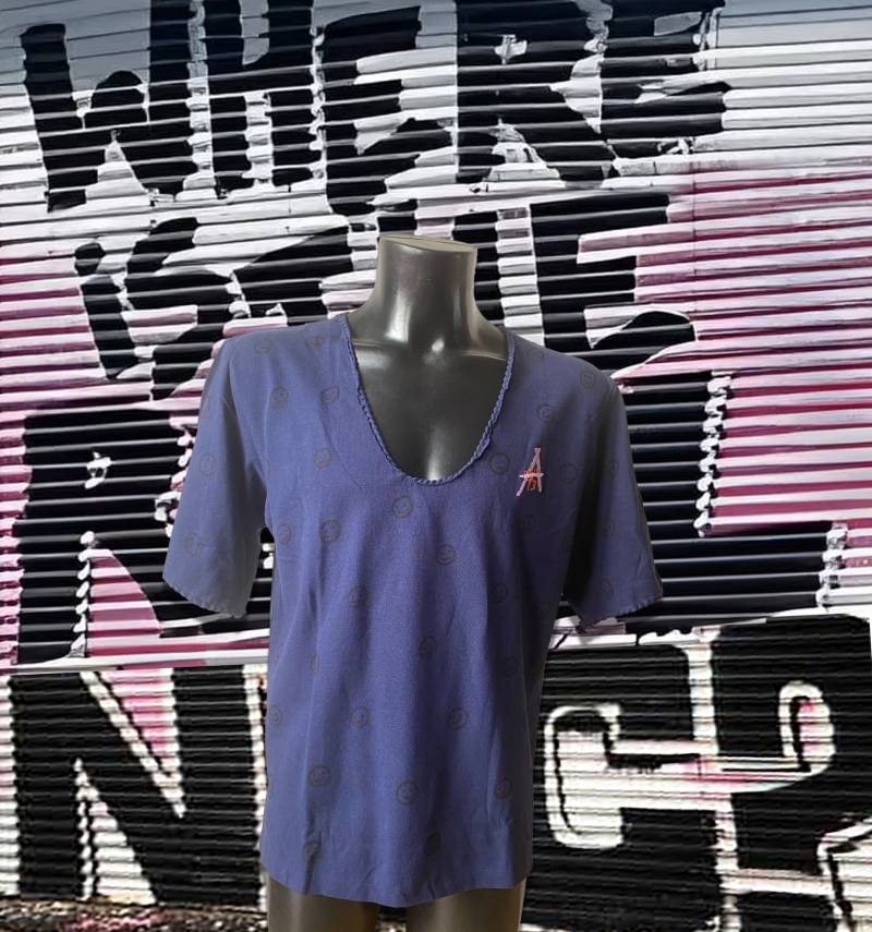 Unisex Navy Smiley T-Shirt Mit Ellenbogen-Arm, Lässiger Passform, Handgemachtem Tiefem Ausschnitt Und Gesticktem Logo Apostel13 von Apostel13