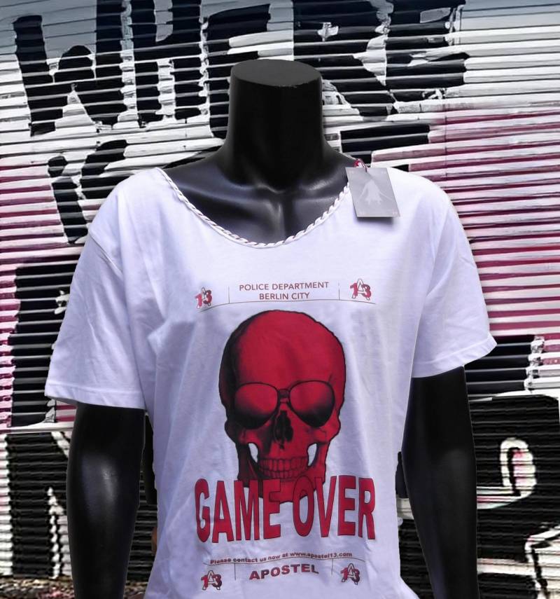 Game Over Rote Totenkopf Kreuz - Bio Baumwolle Weiß T-Shirt Tiefe Ausschnitt Handmade Skull Shirt von Apostel13