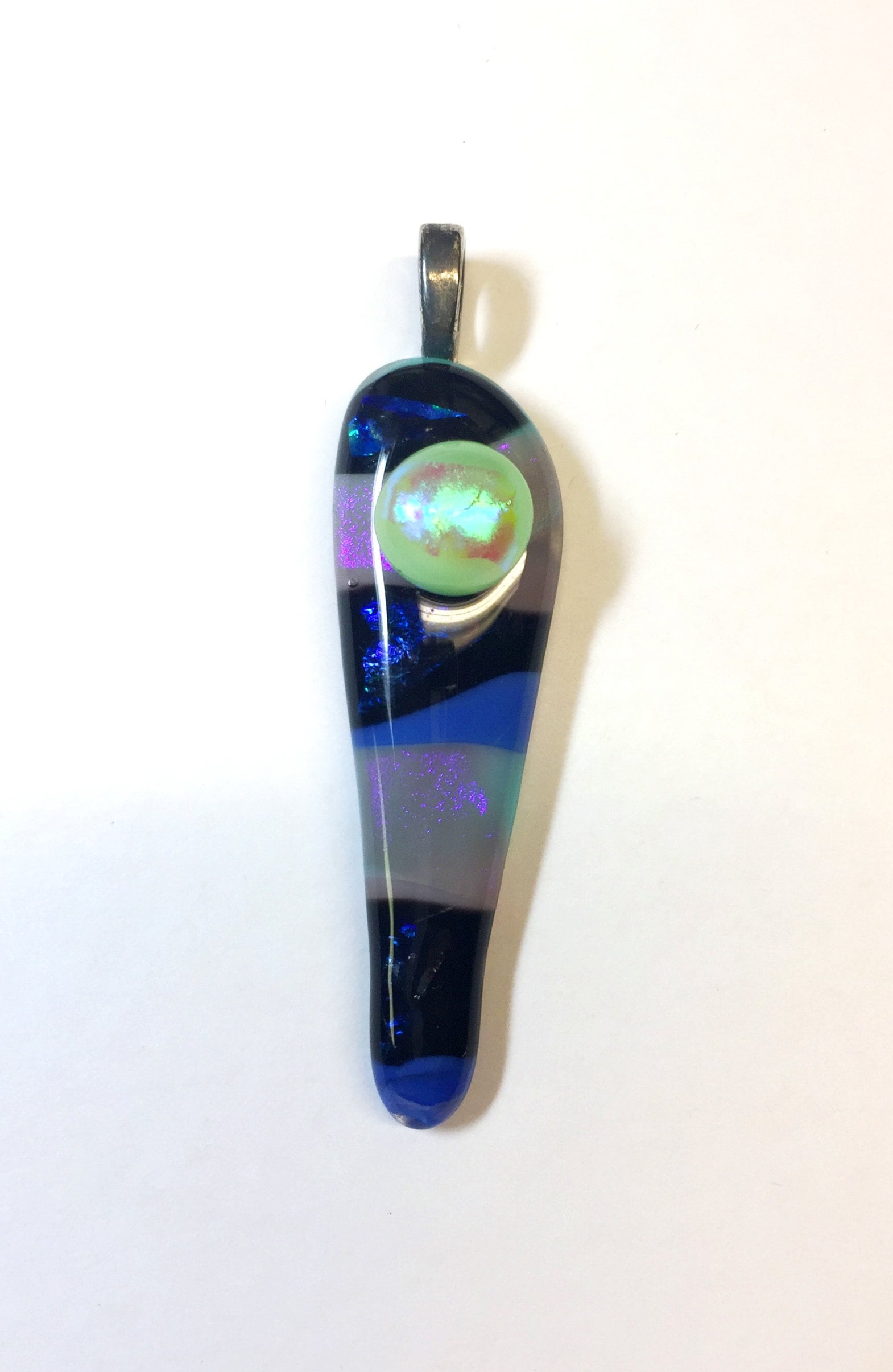 Anhänger Mit Grünem Glasnugget Akzent Fusing-Glas Schmuck Anhänger Mit Grünem Glasnugget Akzent Fusing-Glas Schmuck von AppArtGallery