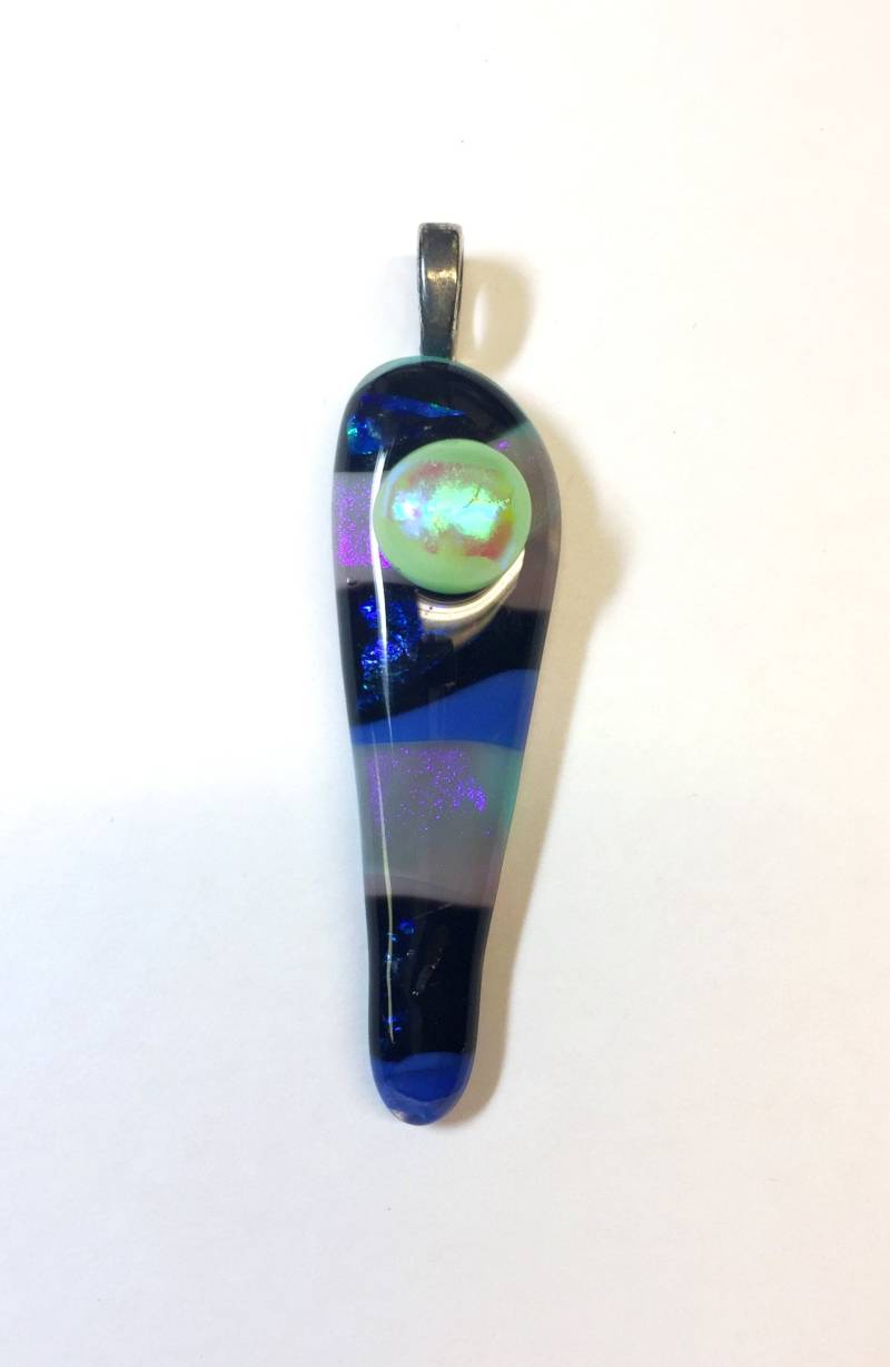 Anhänger Mit Grünem Glasnugget Akzent Fusing-Glas Schmuck Anhänger Mit Grünem Glasnugget Akzent Fusing-Glas Schmuck von AppArtGallery