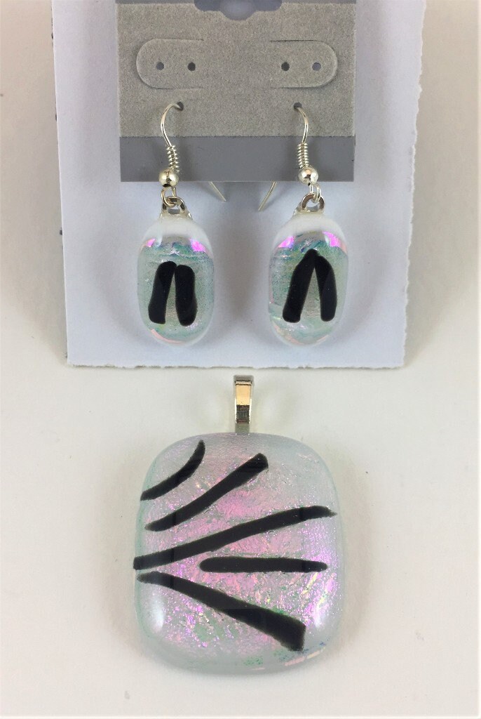 Aurora in Winter Fusing Glas Schmuck Anhänger Und Ohrringe Set von AppArtGallery