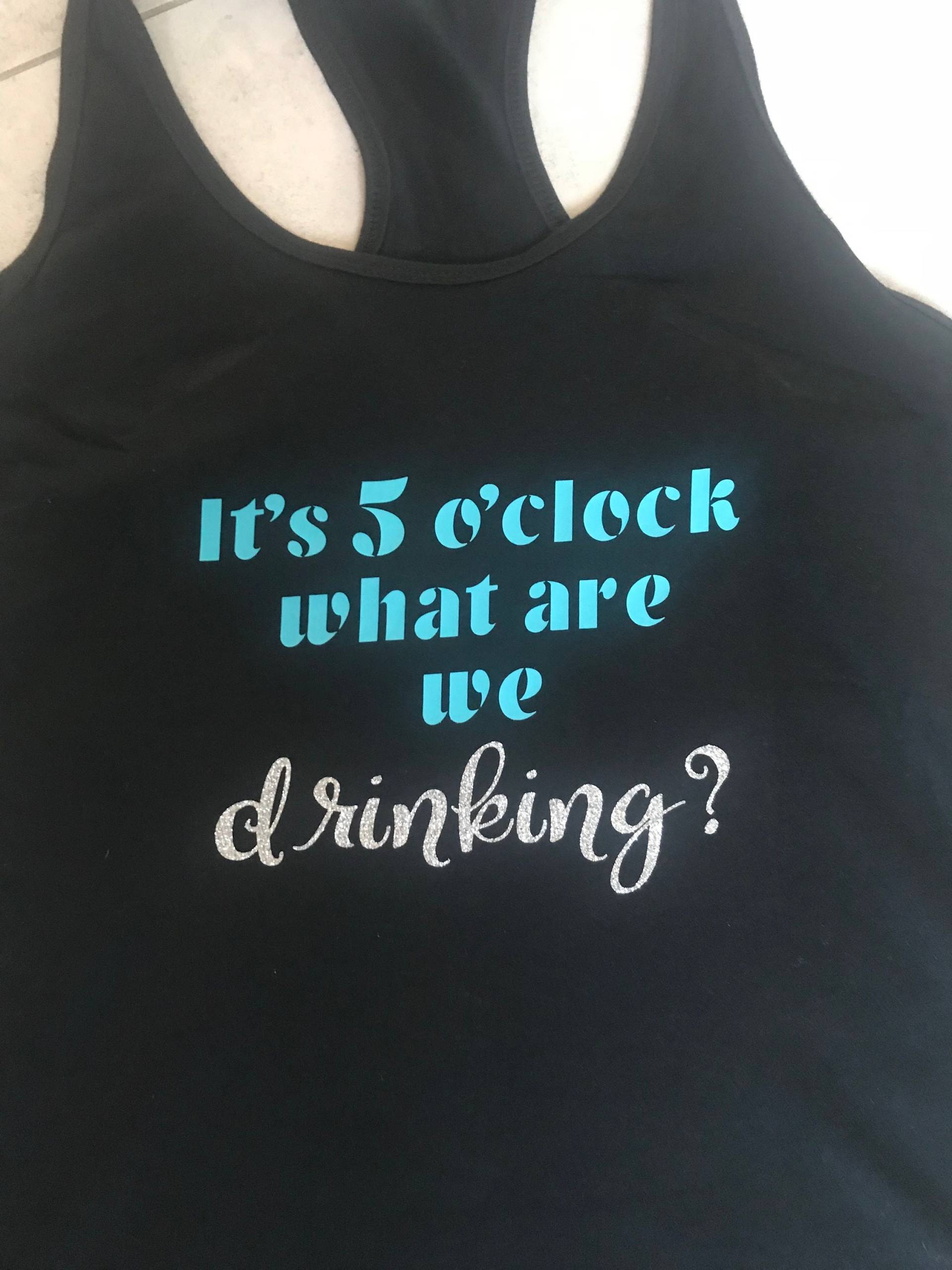 Es Ist 0500 Was Werden Wir Trinken? Es Ist 0500 Was Werden Wir Trinken? von AppelOfYourEye